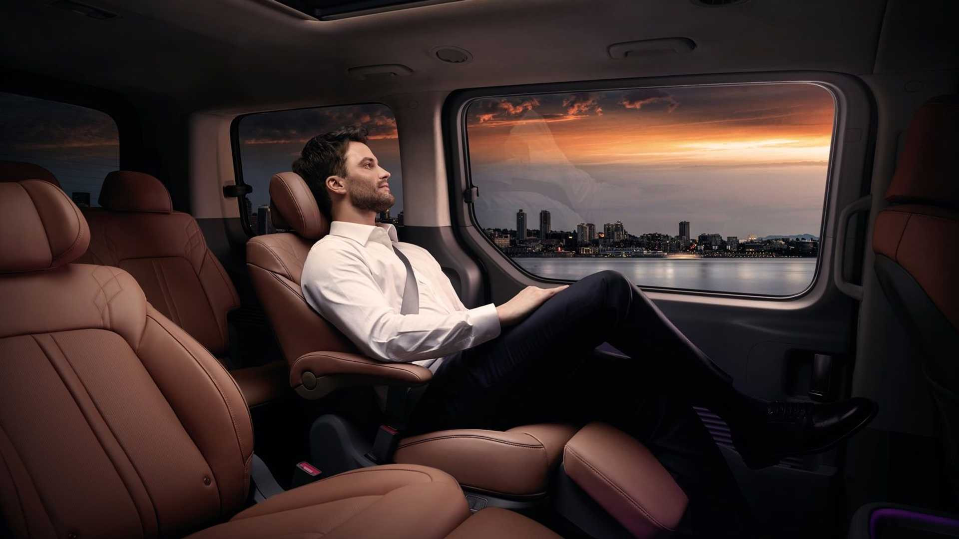 هيونداي ستاريا 2021.. ذو التصميم الأقرب إلى سفينة فضاء