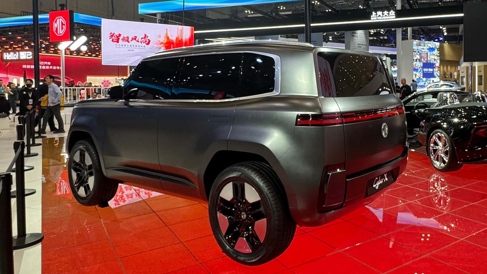 MG تكشف عن سيارتها الكهربائية الجديدة CyberX في معرض شنغهاي للسيارات 2025، صورة 5 من 6