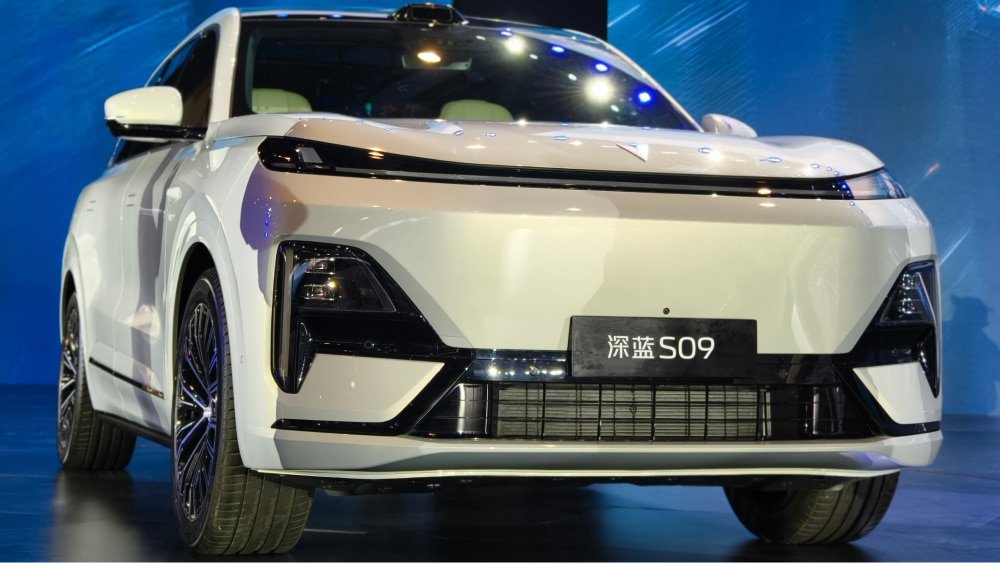 ديبال S09 من زاوية أمامية جانبية