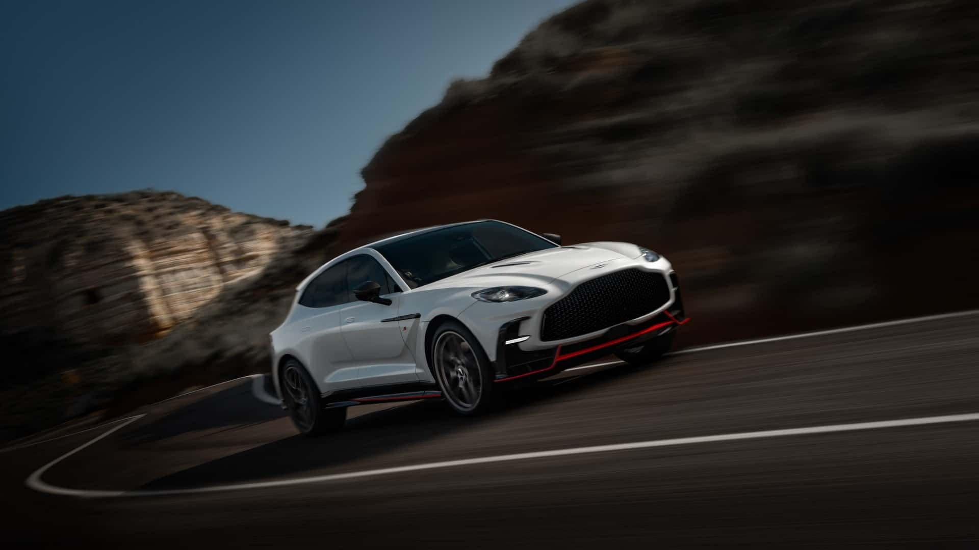 أستون مارتن تكشف عن DBX S 2026، أقوى سيارة SUV بريطانية بقوة 717 حصان وتسارع مذهل.، صورة 3 من 18