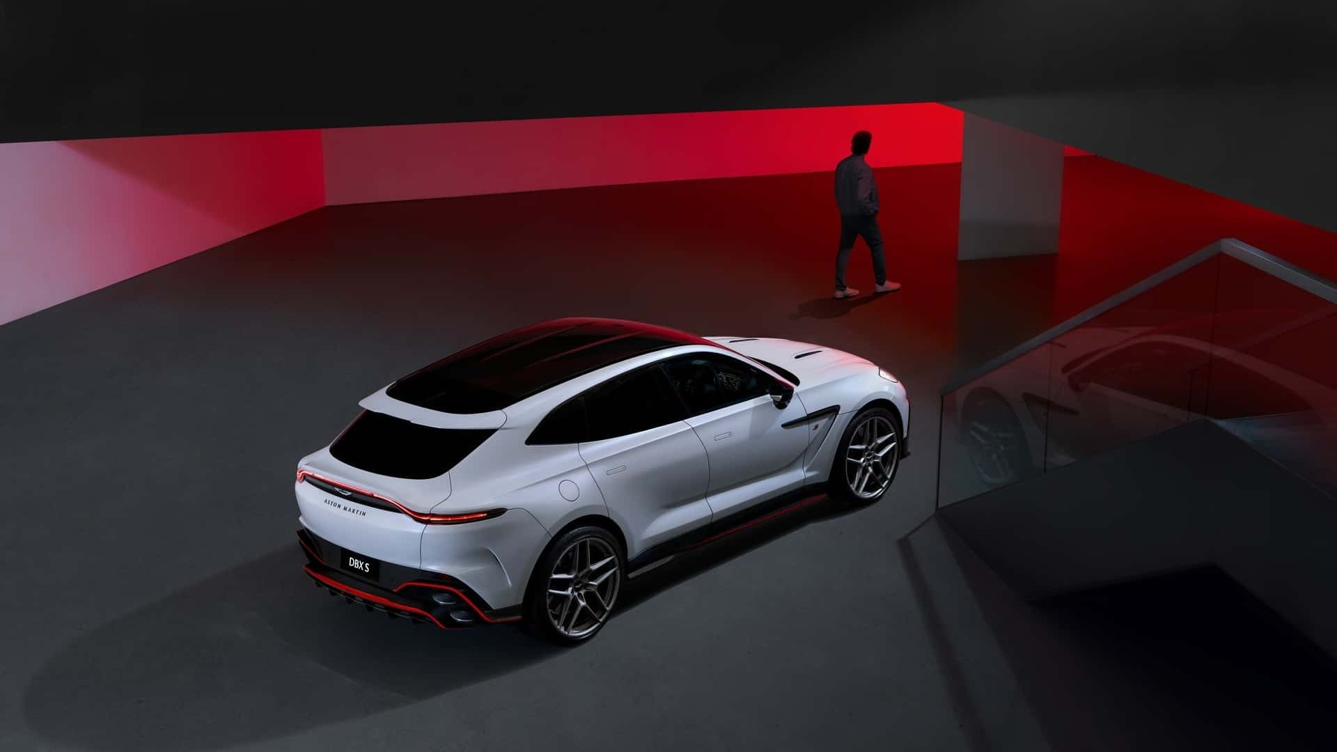 أستون مارتن تكشف عن DBX S 2026، أقوى سيارة SUV بريطانية بقوة 717 حصان وتسارع مذهل.، صورة 5 من 18