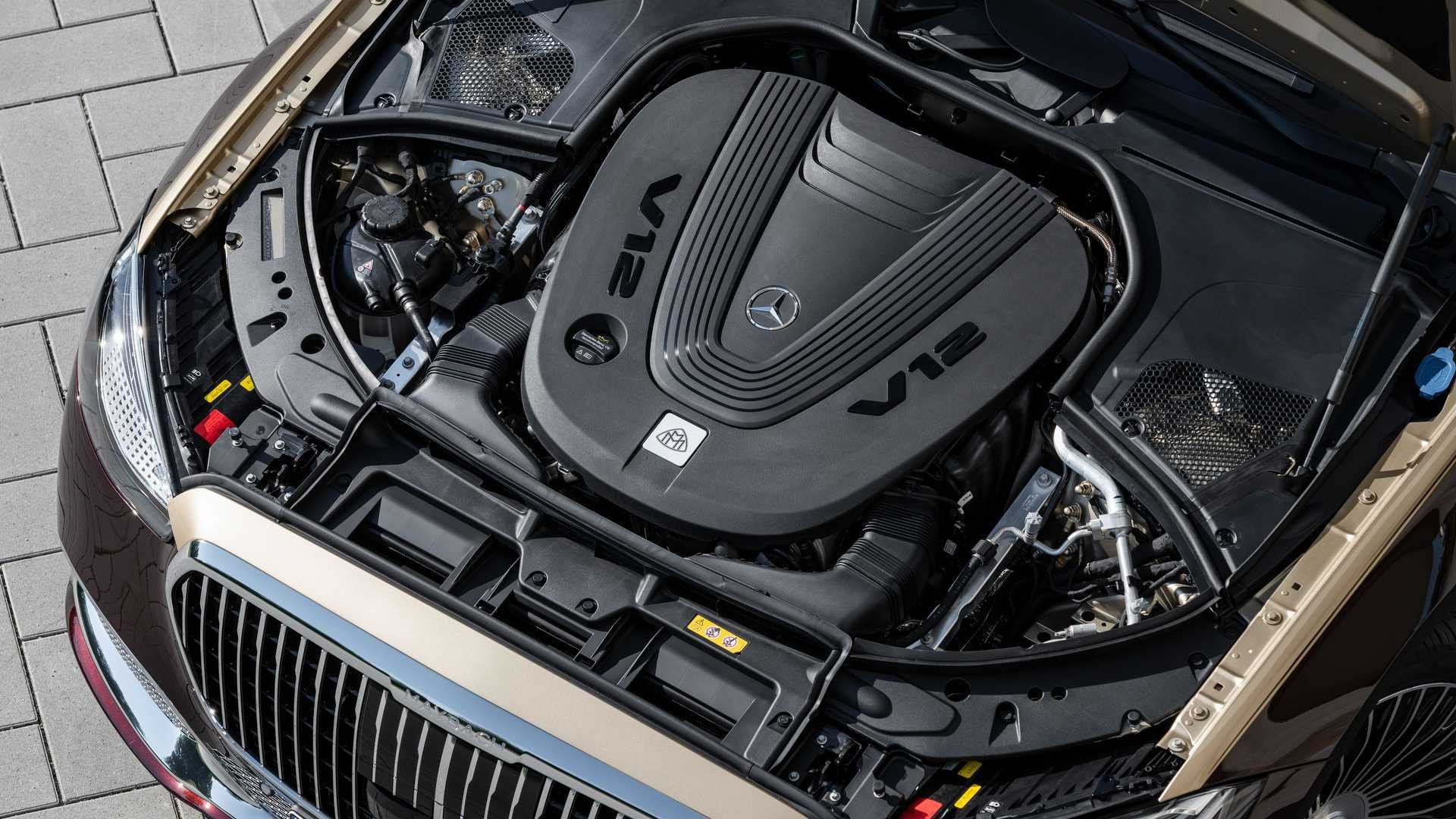 مرسيدس تواصل استخدام محركات V-8 و V-12 في ظل التحول الكهربائي