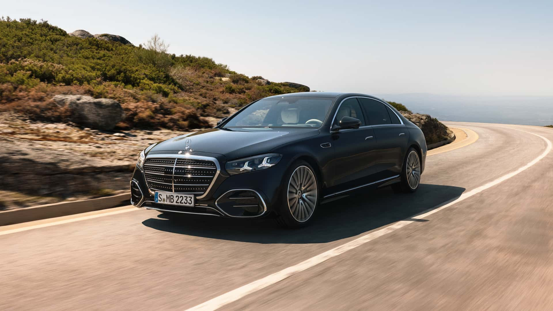 مرسيدس S-Class 2027.. فيس ليفت فاخر يرفع سقف الفخامة والتكنولوجيا في السيدان الألمانية الأشهر