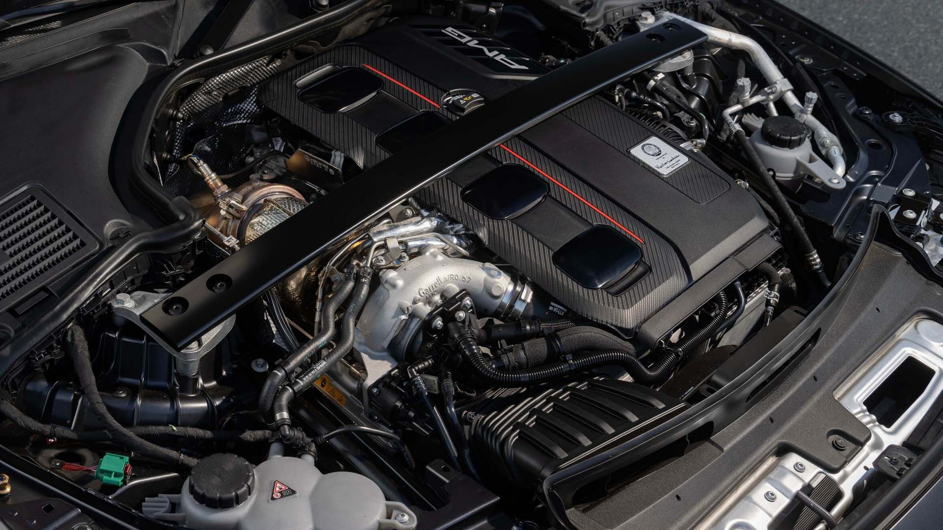 مرسيدس تستعد لإلغاء محرك 4 سلندر في AMG C63 بعد انهيار الطلب وعودة محتمَلة للمحرك الأسطوري V8