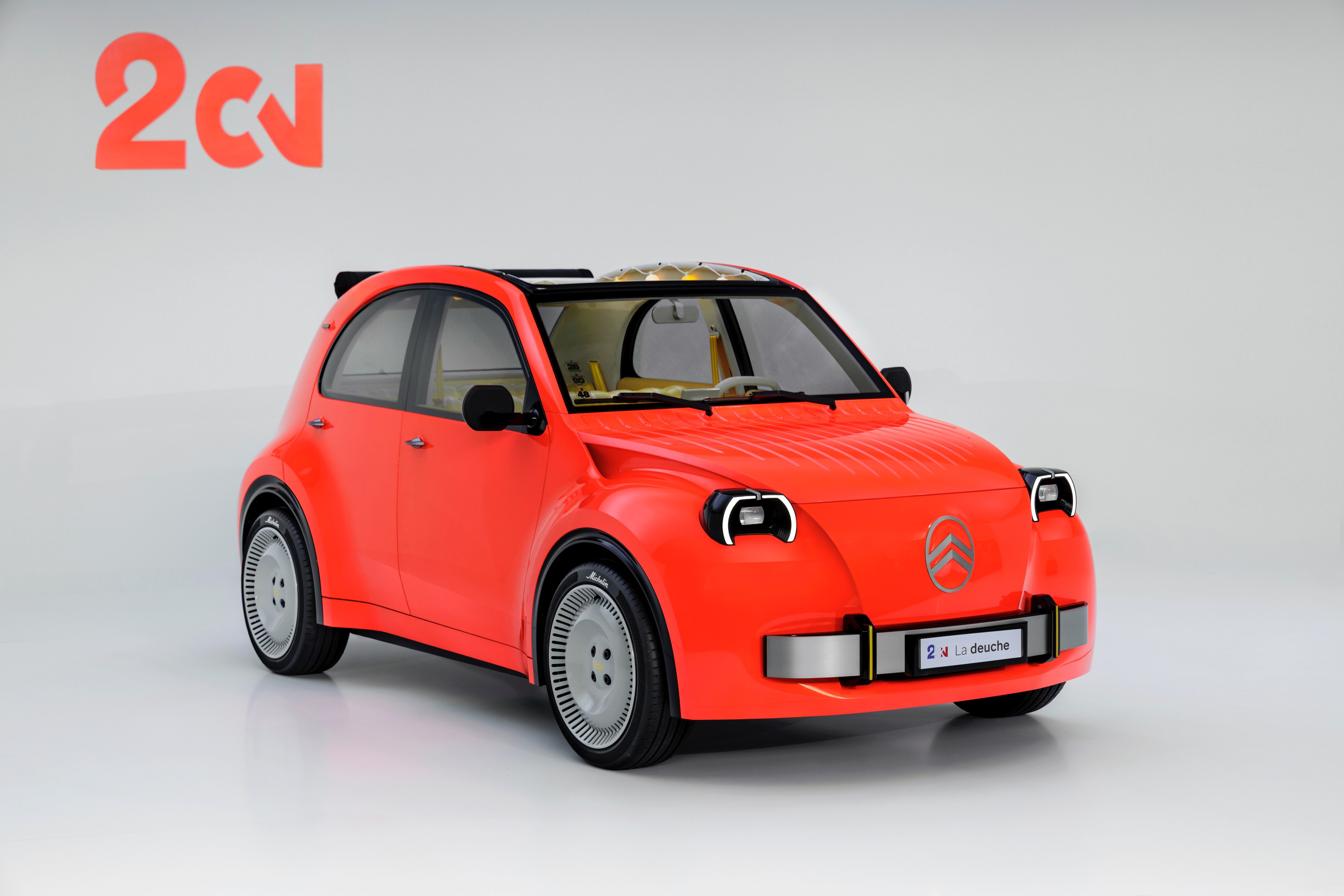 ستروين تعيد إحياء 2CV الأسطورية كسيارة اختبارية كهربائية.. بسعر 15 ألف يورو