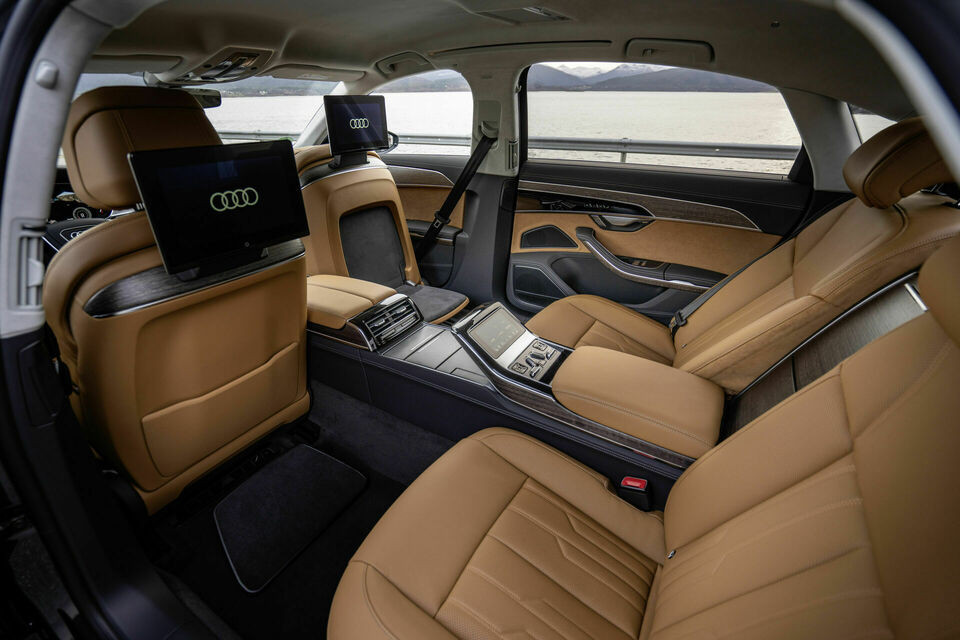 أسعار ومواصفات أودي A8 L – أفخم سيارة سيدان من أودي في مصر، صورة 6 من 6