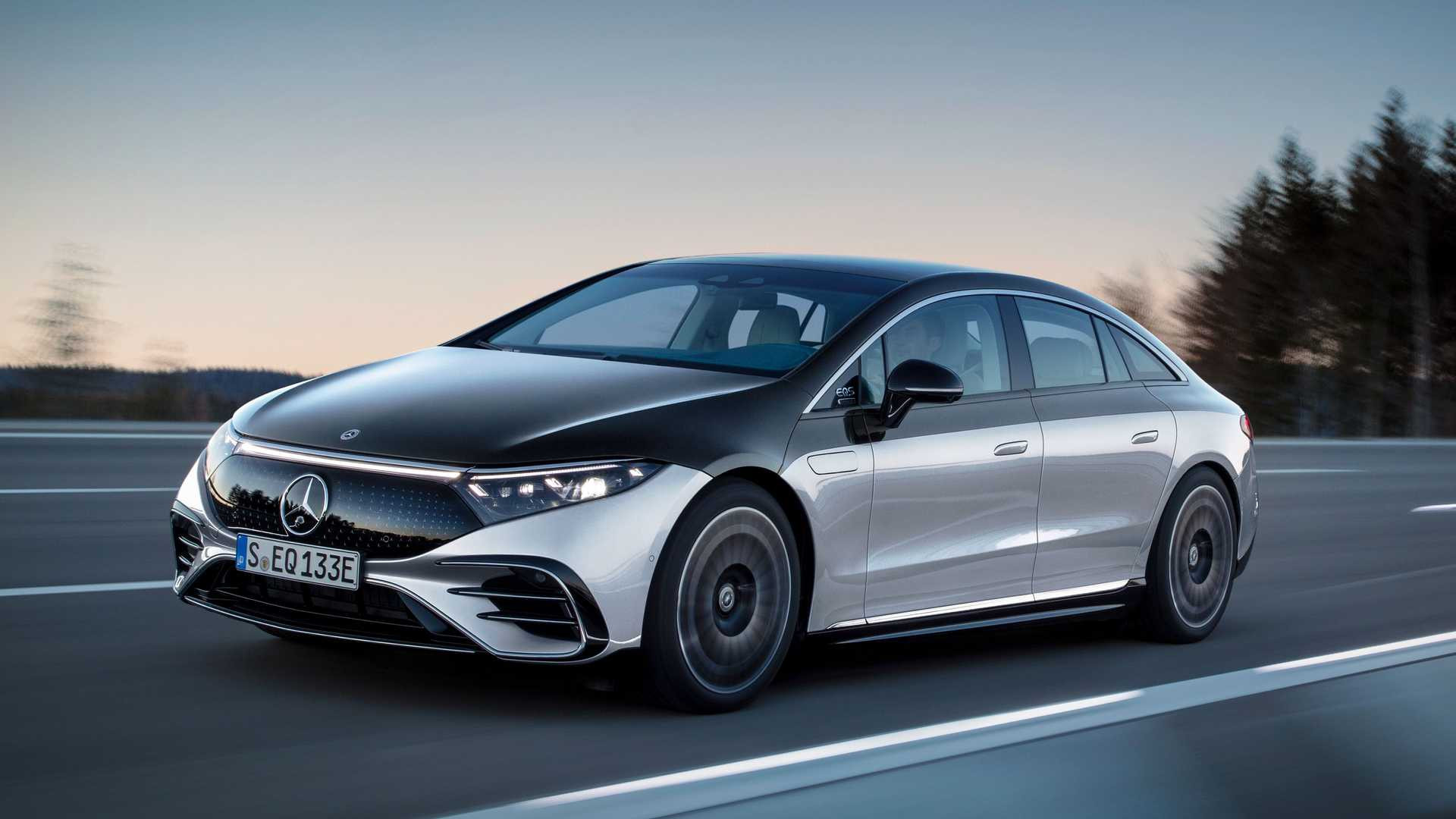 مرسيدس تقتحم سوق السيارت الكهربائي بالوحش الجديد EQS 2022 بمدي بطارية 770 كم، صورة 1 من 16
