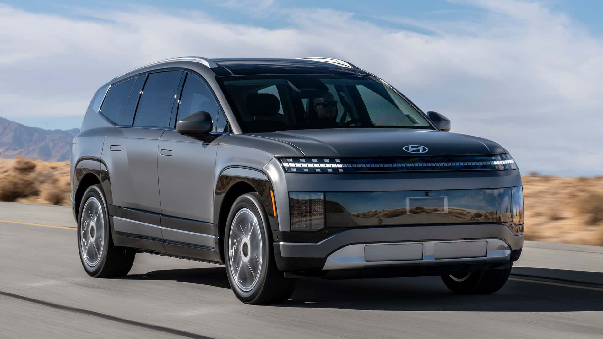 هيونداي أيونيك 9 موديل 2026 SUV كهربائية تجمع بين الفخامة والتكنولوجيا المتطورة، صورة 2 من 13