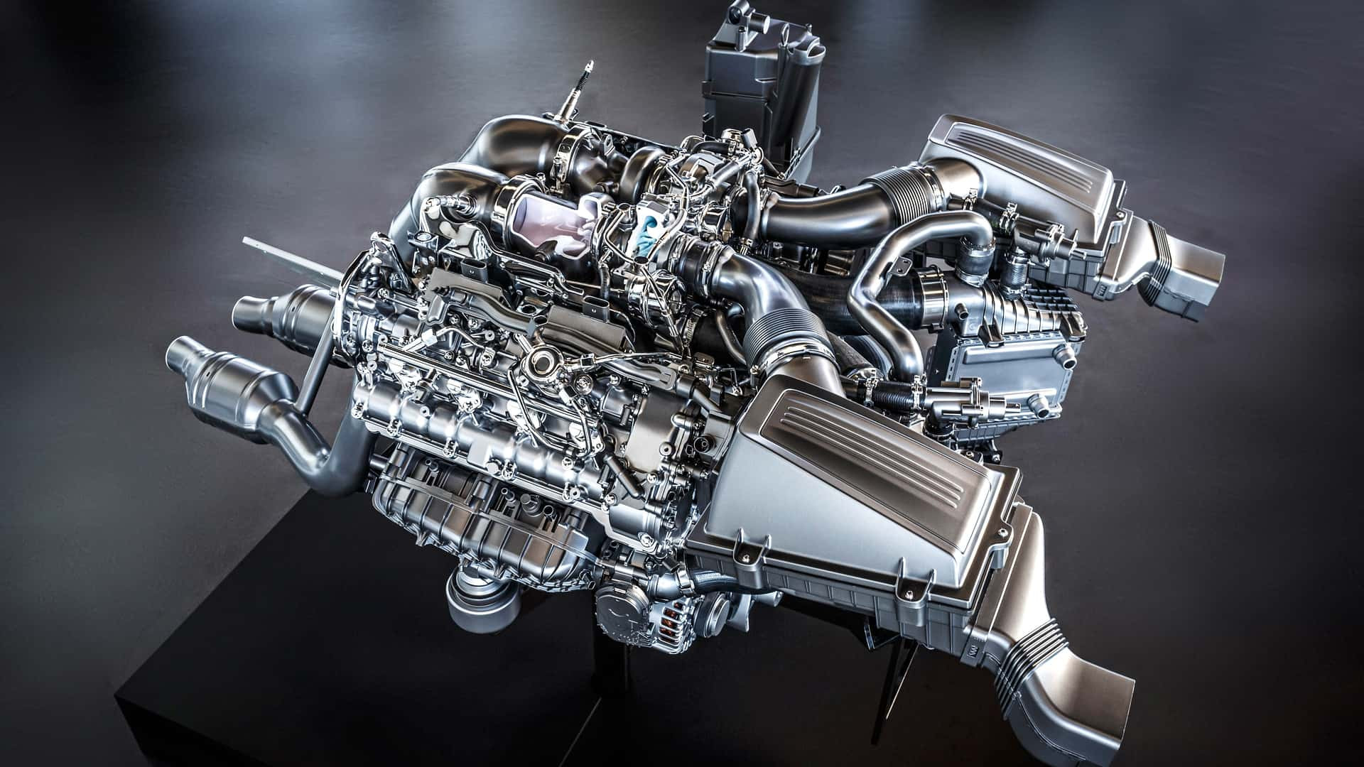 مرسيدس-AMG تُطوّر محرك V8 جديدًا أقوى وأكثر كفاءة… الإطلاق في 2027