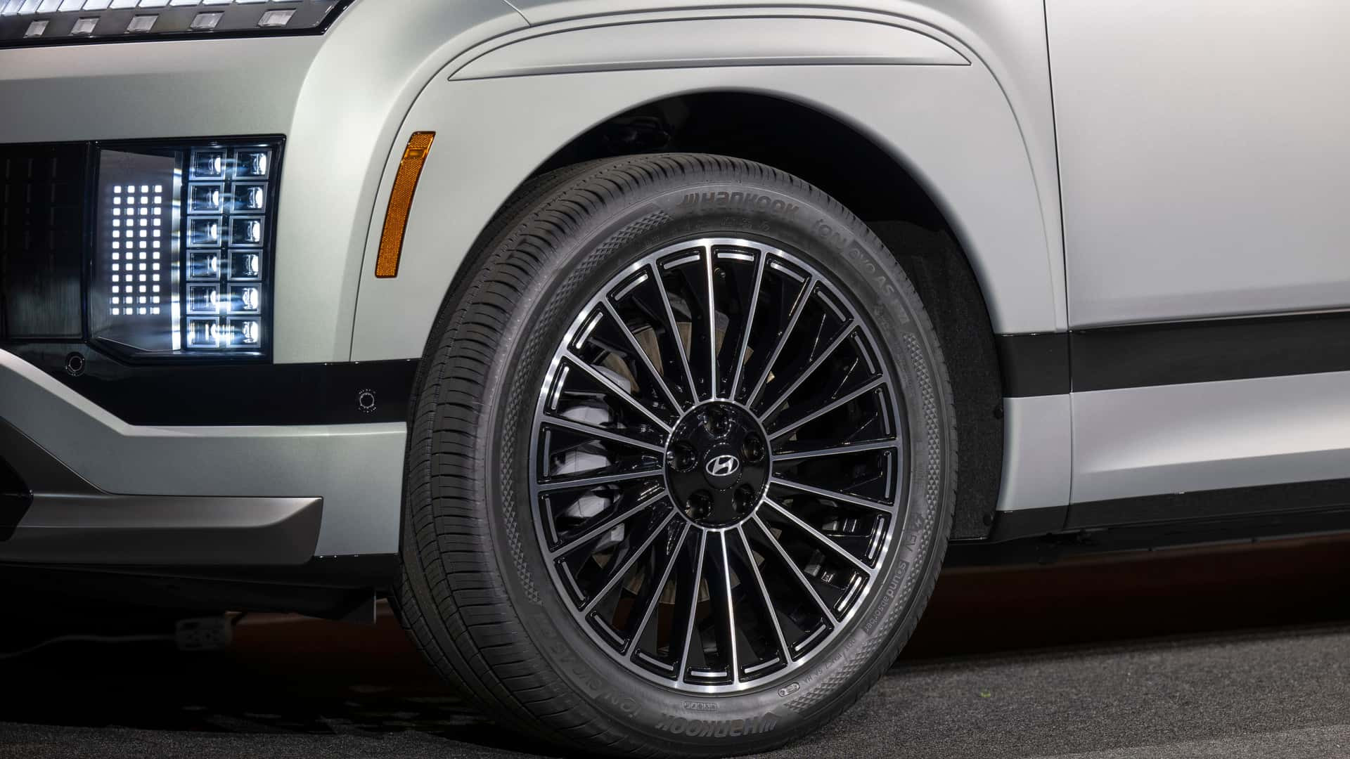 هيونداي أيونيك 9 موديل 2026 SUV كهربائية تجمع بين الفخامة والتكنولوجيا المتطورة، صورة 10 من 13