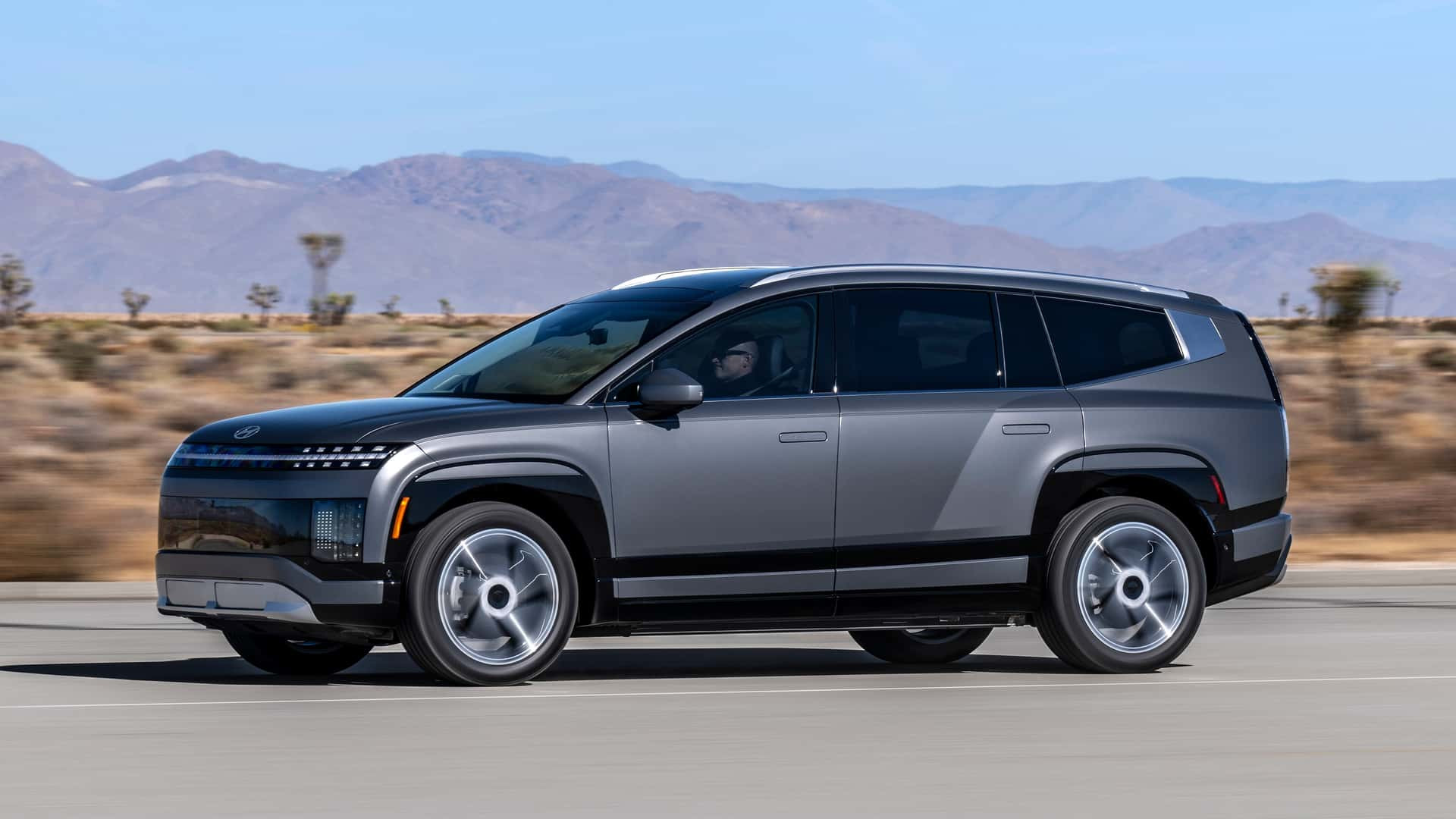هيونداي أيونيك 9 موديل 2026 SUV كهربائية تجمع بين الفخامة والتكنولوجيا المتطورة، صورة 11 من 13