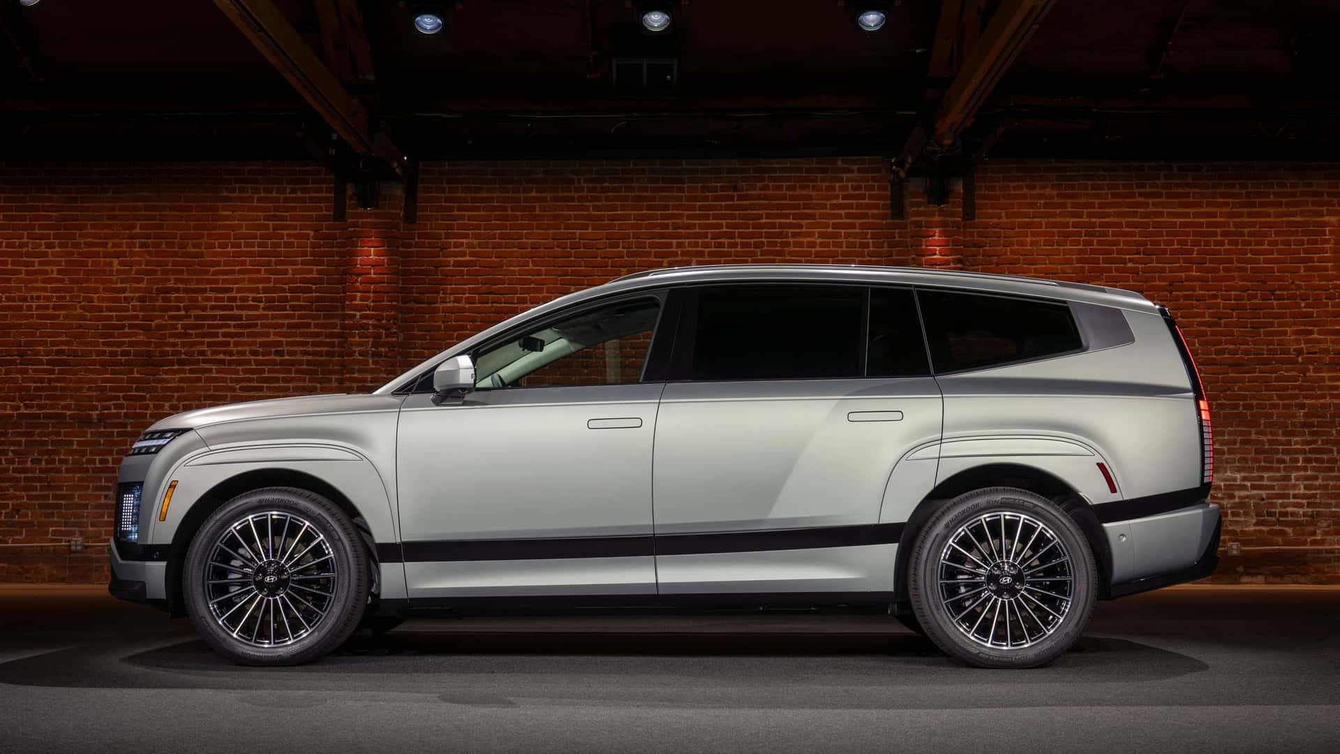 هيونداي أيونيك 9 موديل 2026 SUV كهربائية تجمع بين الفخامة والتكنولوجيا المتطورة، صورة 9 من 13