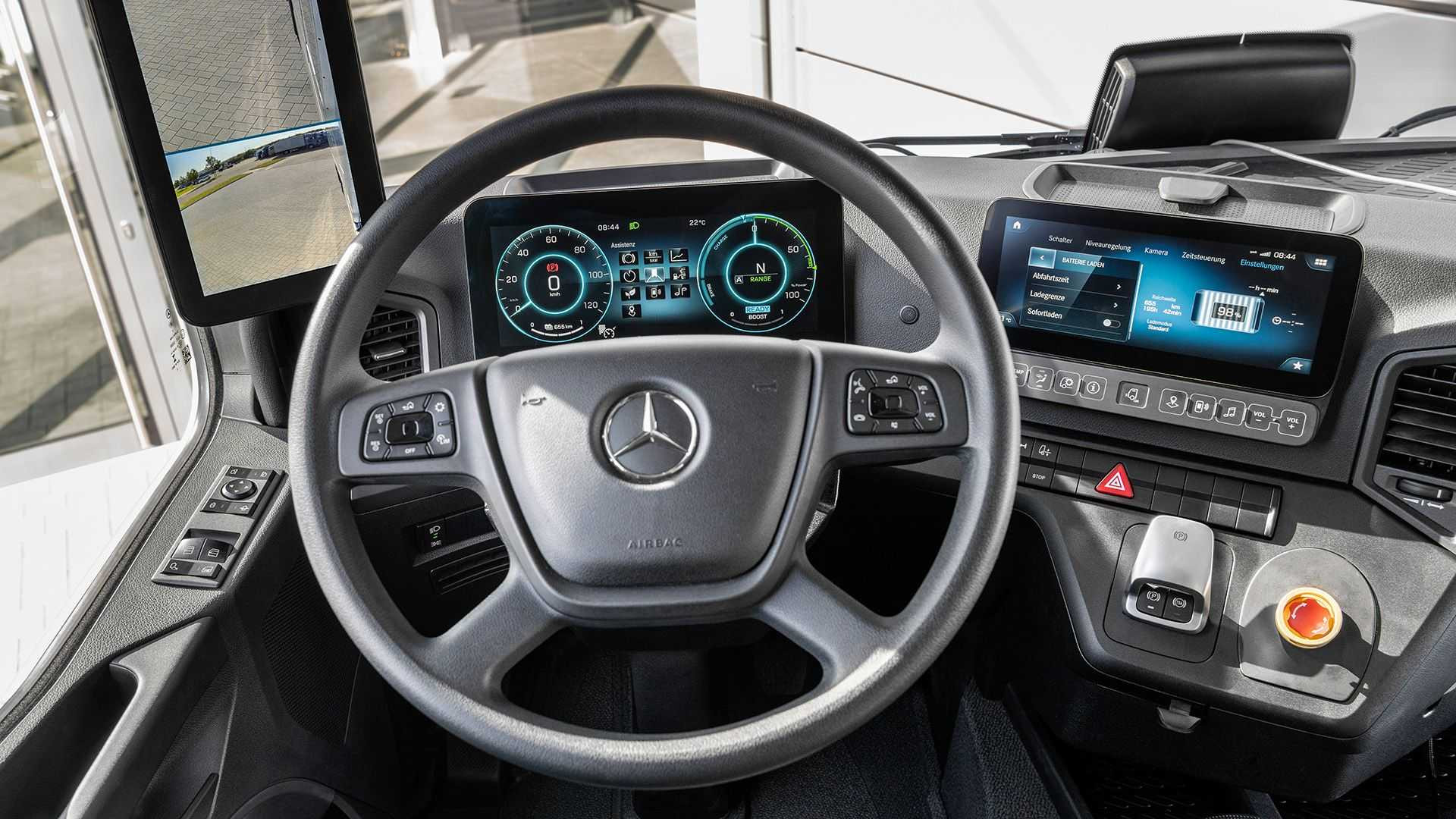 مرسيدس تعلن عن شاحنة كهربائية بالكامل تحت اسم  E-Actros، صورة 9 من 9