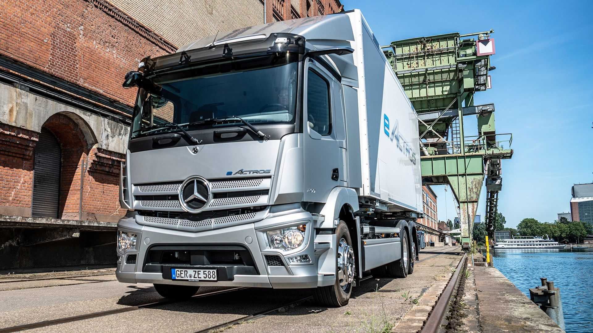 مرسيدس تعلن عن شاحنة كهربائية بالكامل تحت اسم  E-Actros، صورة 8 من 9