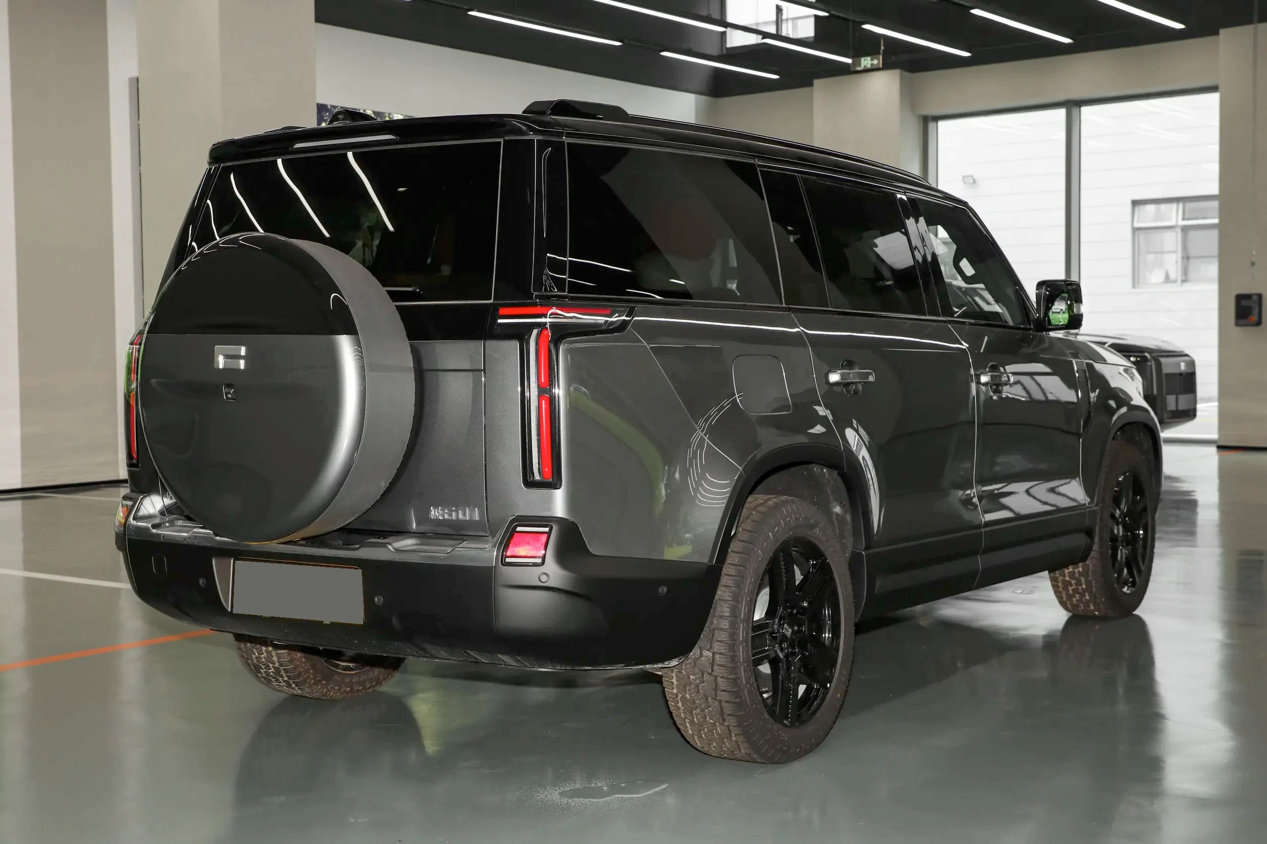 نور الدين الشريف توقّع إتفاقية شراكة مع ROX Motor، صورة 4 من 5