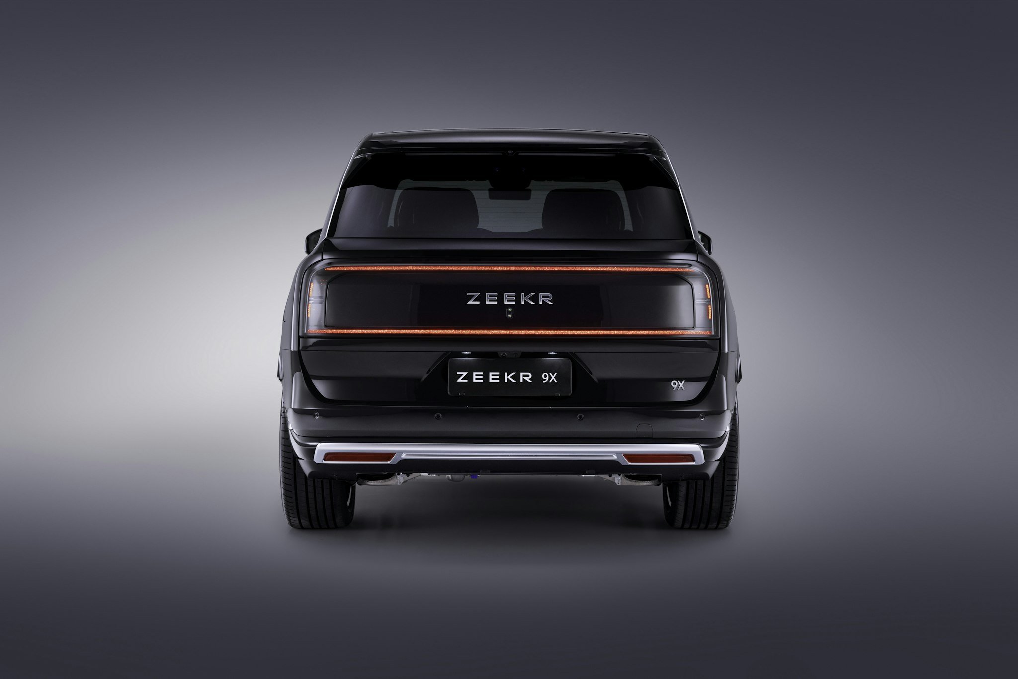 زيكر 9 إكس SUV الفاخرة