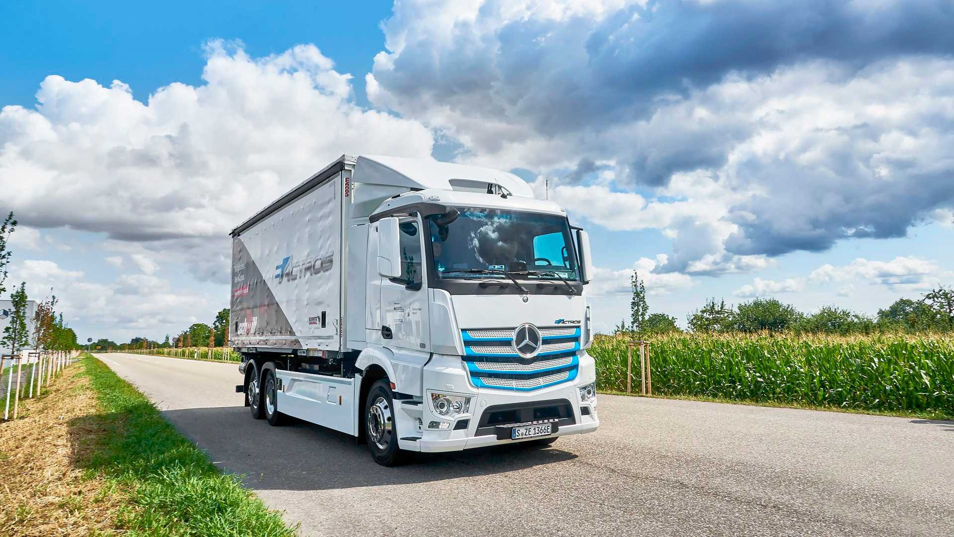 مرسيدس تعلن عن شاحنة كهربائية بالكامل تحت اسم  E-Actros