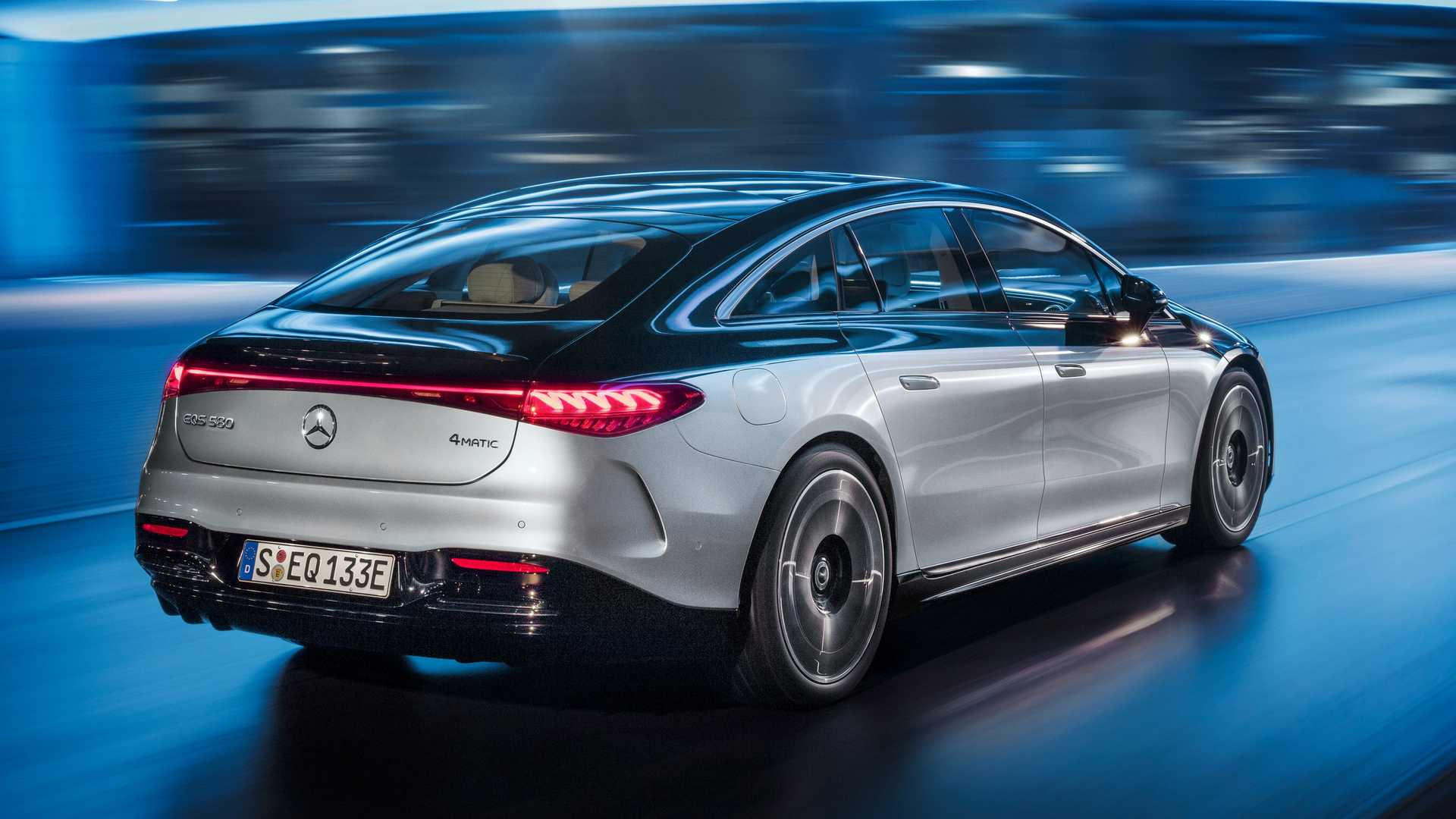 مرسيدس تقتحم سوق السيارت الكهربائي بالوحش الجديد EQS 2022 بمدي بطارية 770 كم، صورة 8 من 16