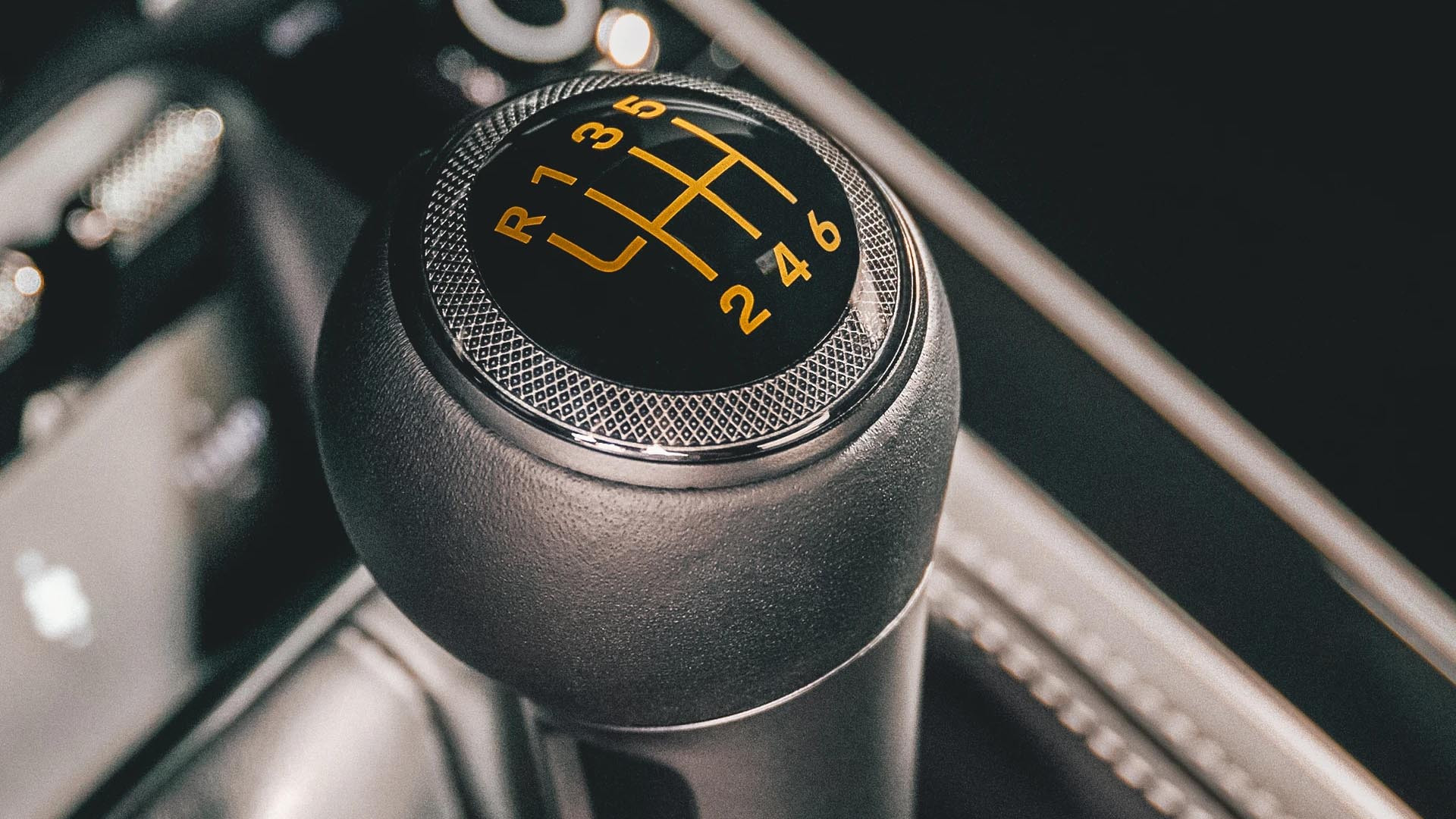 العلم يدعم عشاق الجير اليدوي.. قيادة الـ Manual تُنشّط منطقة في المخ تنام مع الأوتوماتيك