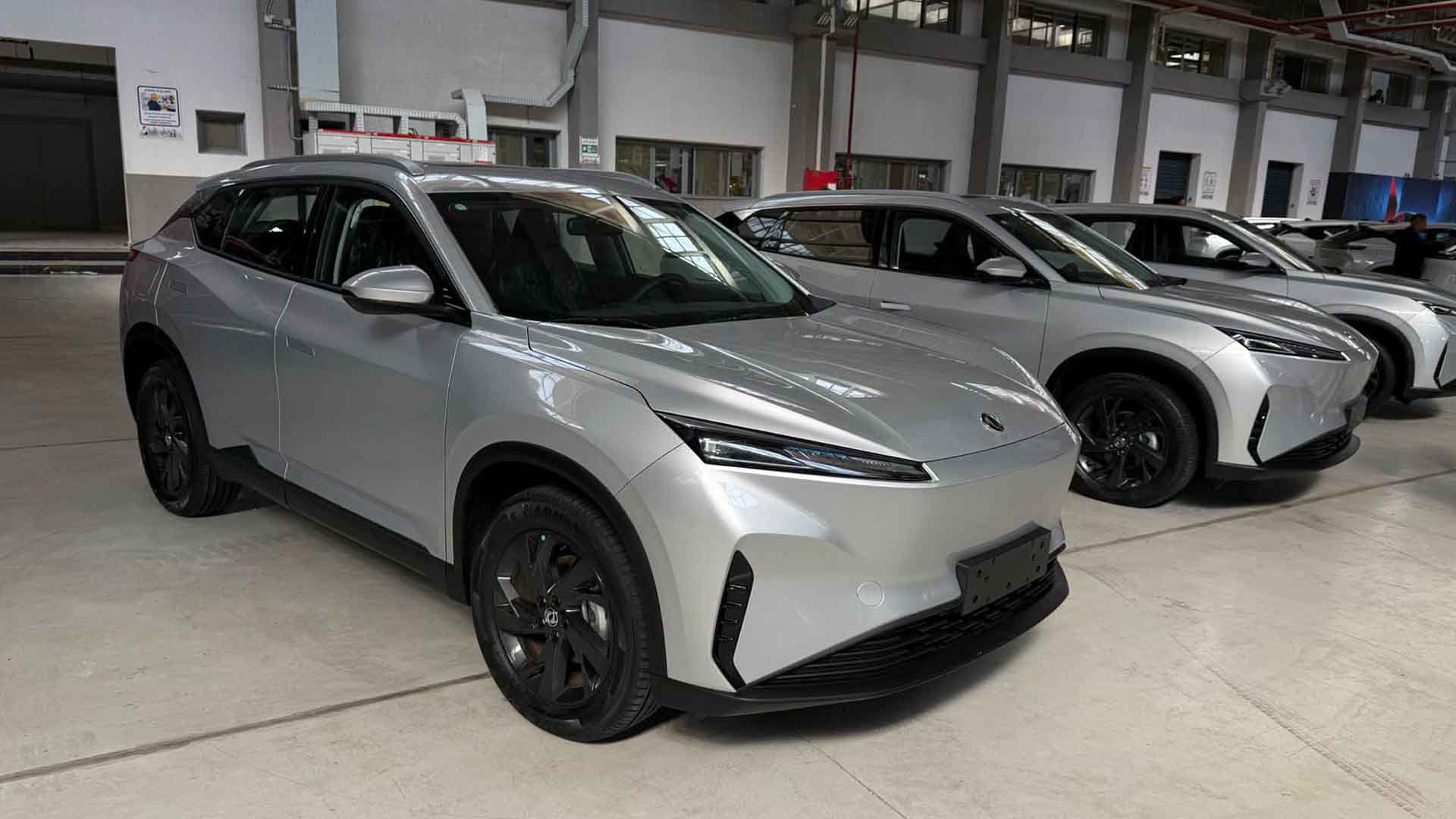 السيارة الكهربائية دونج فينج MAGE EV