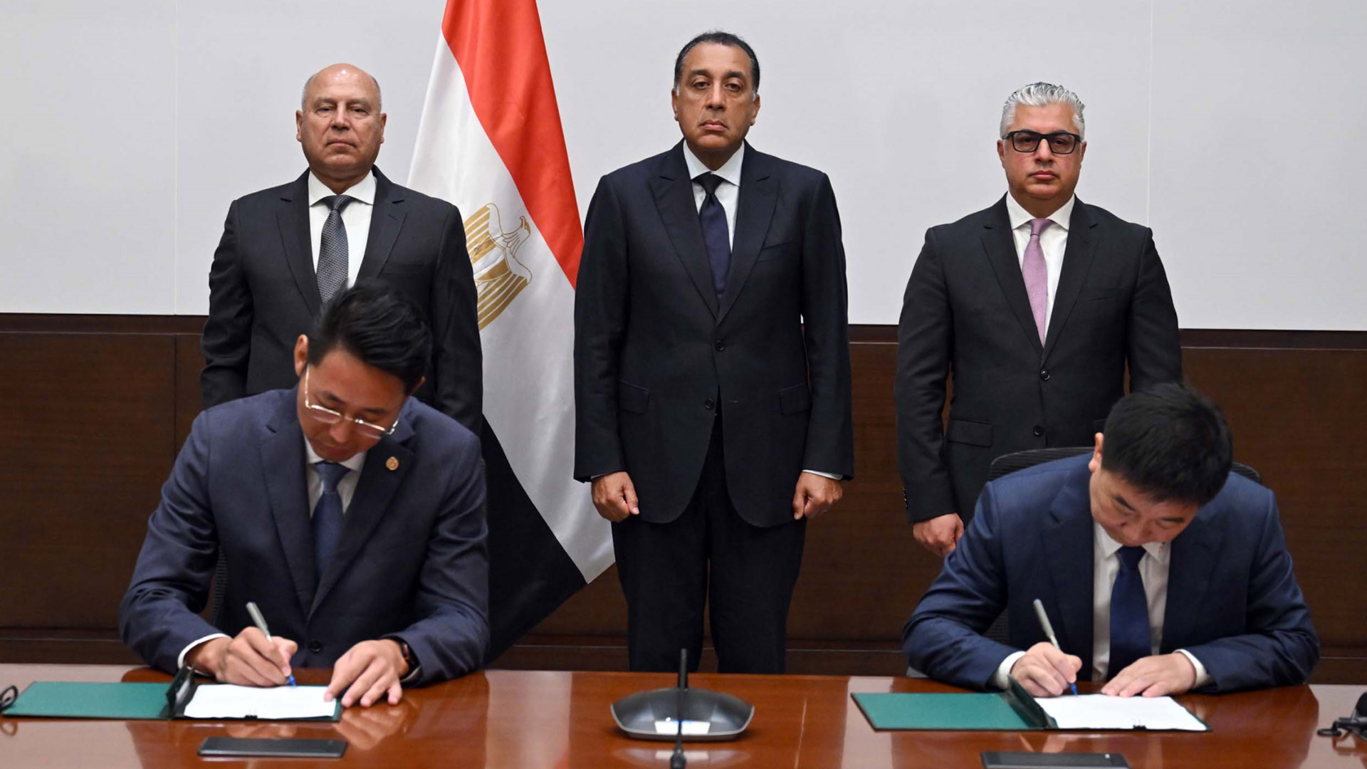 مصر تتعاقد مع "سايلون" الصينية لإنشاء مصنع إطارات بمليار دولار