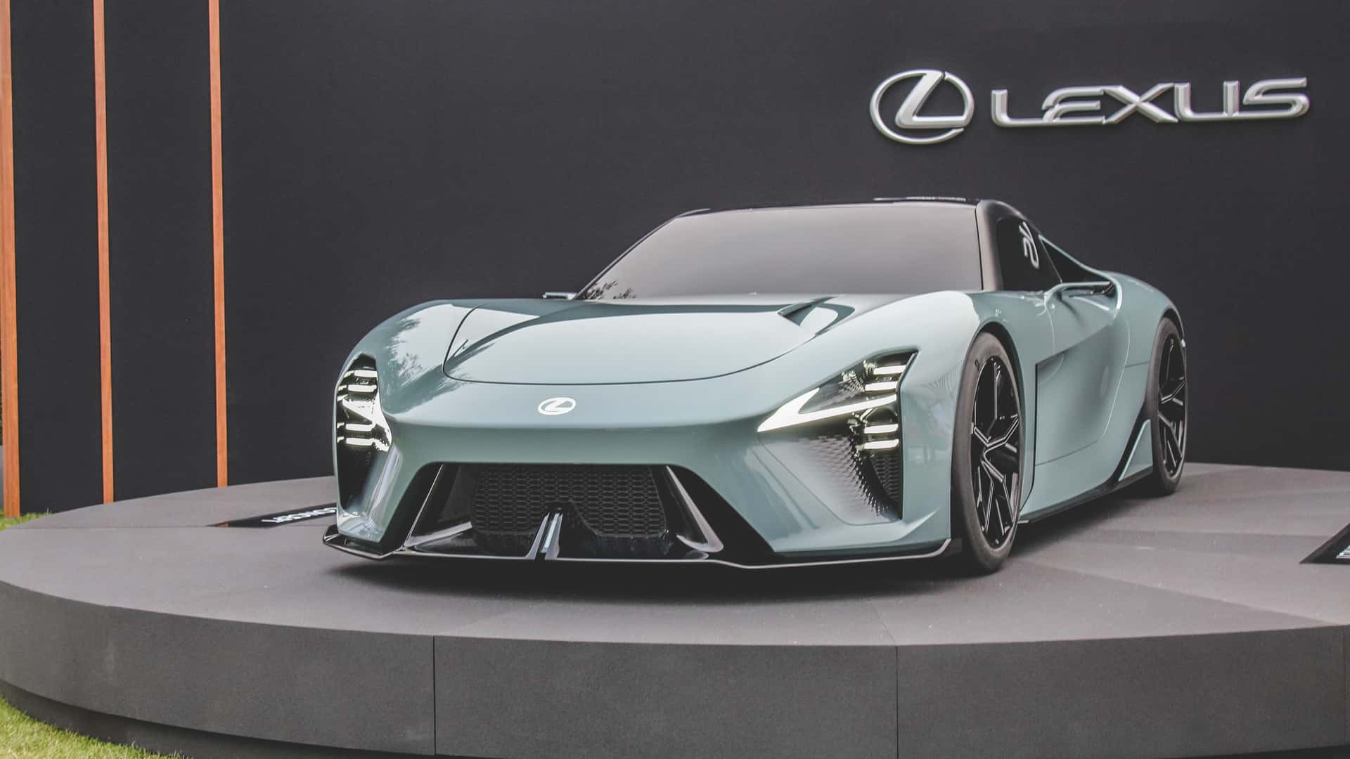 لكزس تكشف عن خليفة LFA بمحرك V8 عالي الأداء