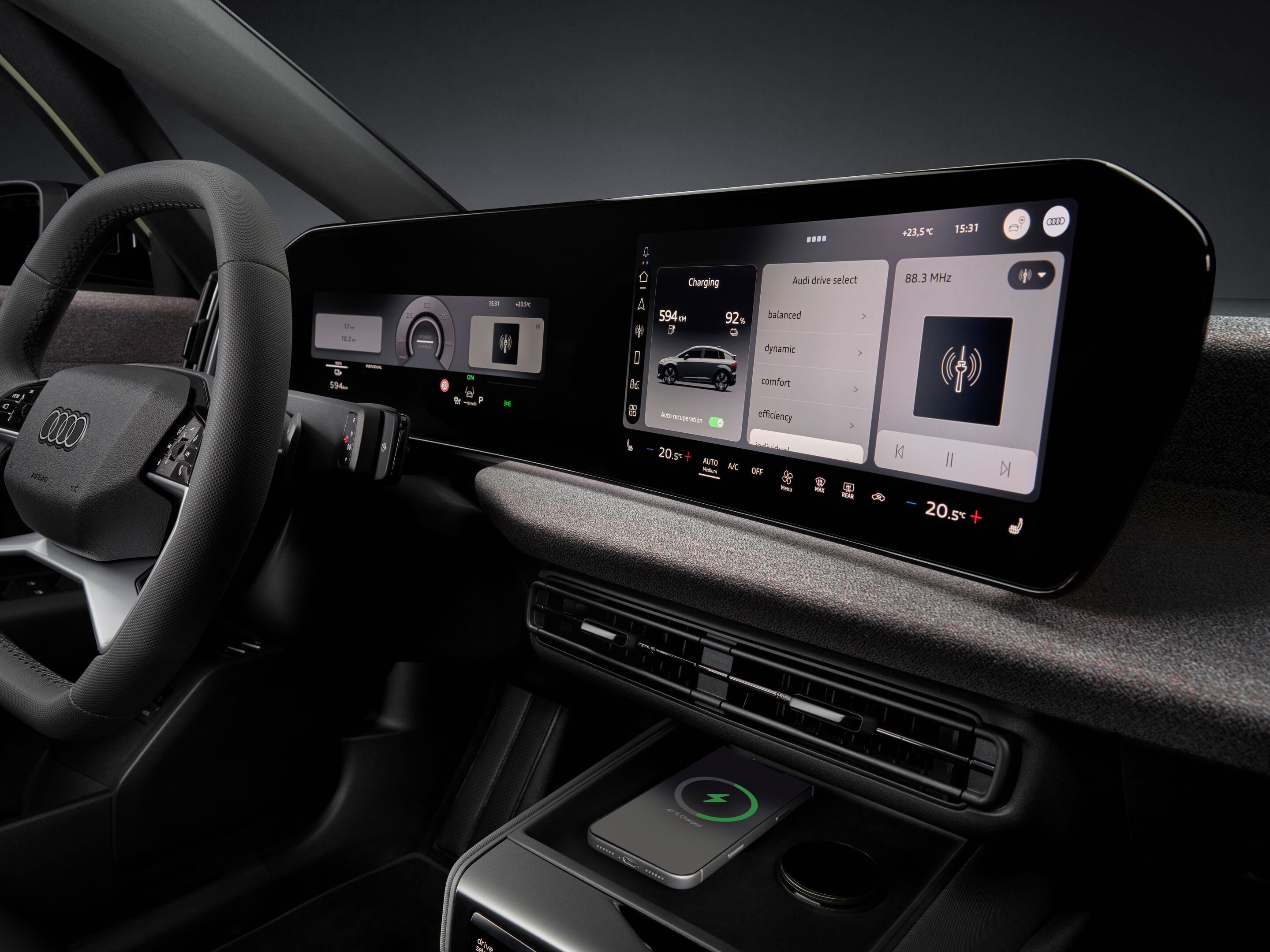أودي A2 e-tron في معرض باريس.. أكفأ سيارة في تاريخ العلامة بمدى 646 كم، صورة 11 من 14