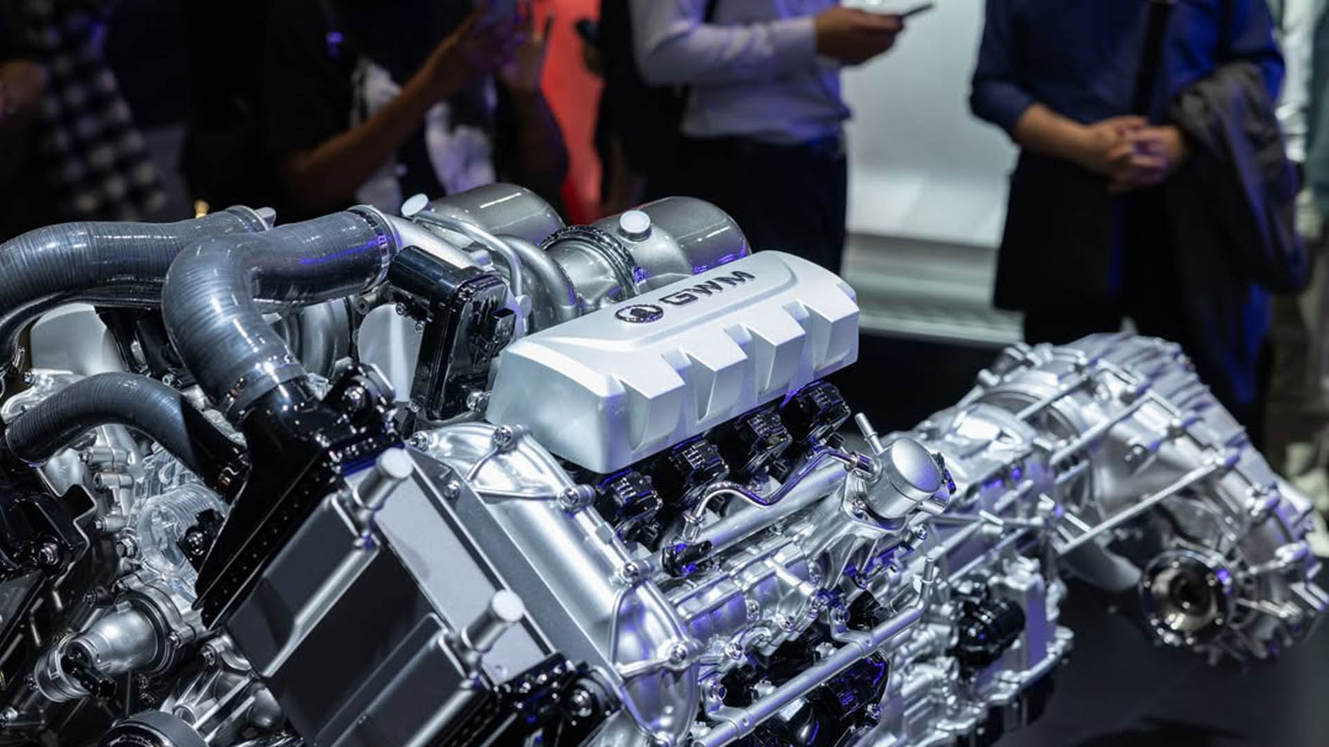 شركة جريت وول تطلق أول محرك V8 صيني في مفاجأة بمعرض شنغهاي للسيارات 2025