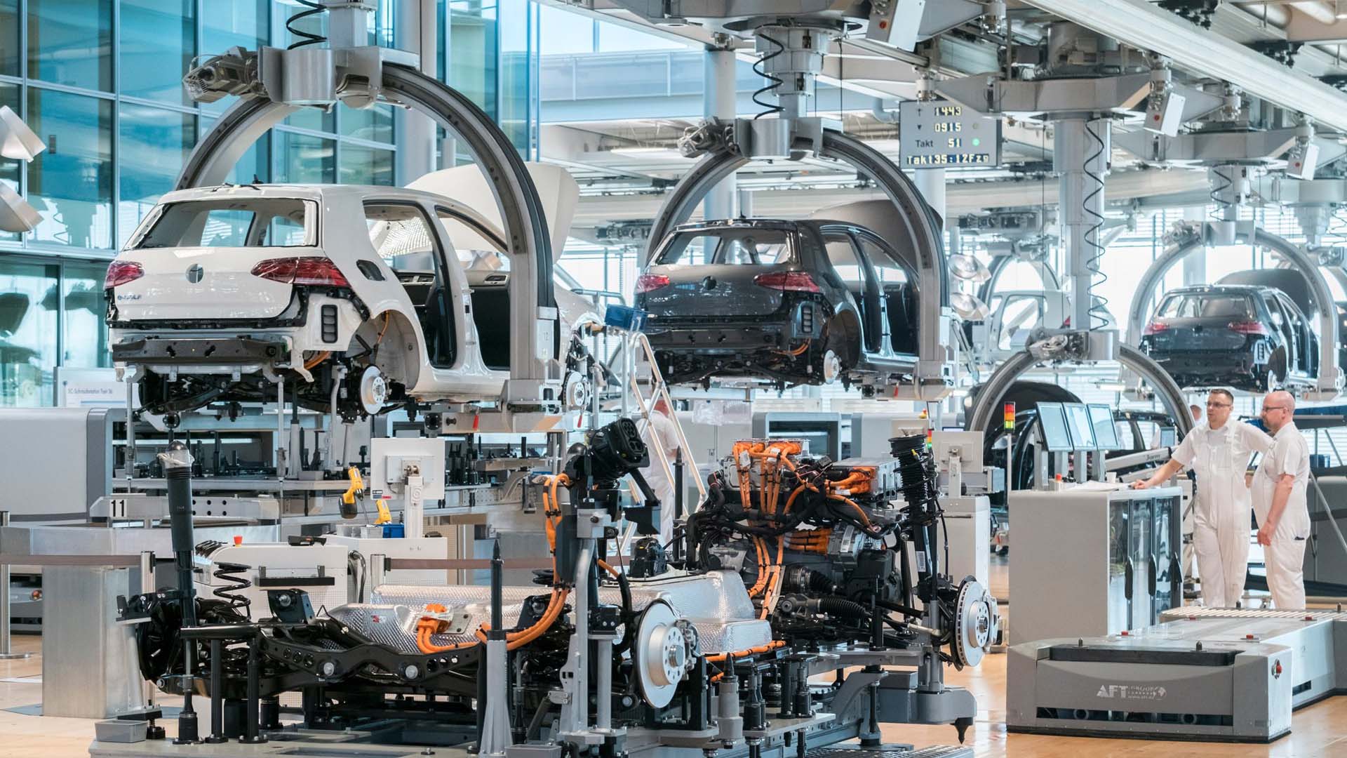 من سيارات الركاب إلى حصون إسرائيل.. كيف تتحول فولكس فاغن لدعم القبة الحديدية؟