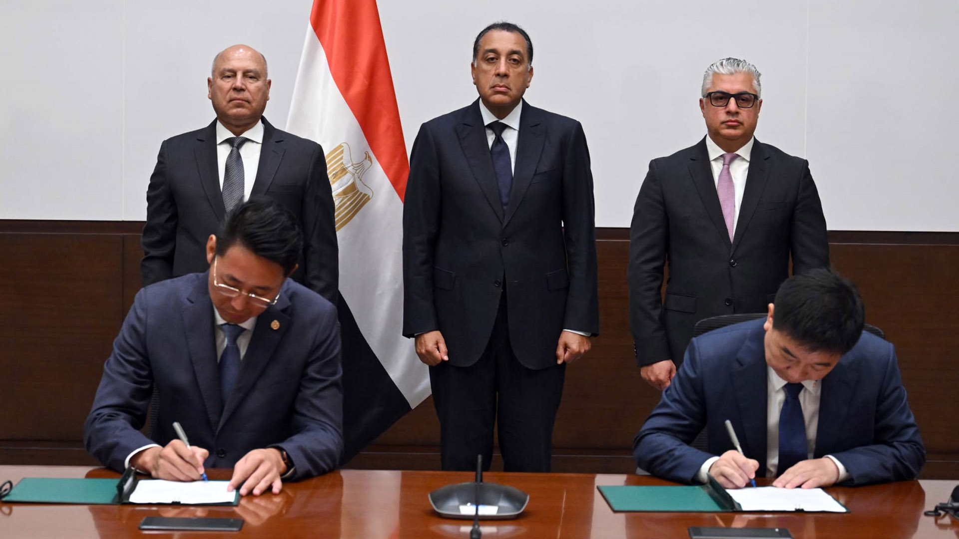 مصر تتعاقد مع "سايلون" الصينية لإنشاء مصنع إطارات بمليار دولار